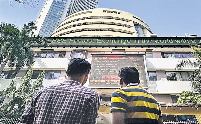 Sensex and Nifty Gain For Second Straight Session Led By IT Pharma Stocks - Sakshi