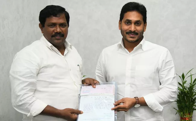 51 Lakh Donated To AP CM Relief Fund - Sakshi