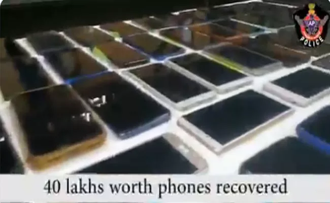 Chittoor Police Traced Returned 277 Mobile Phones To The Phone Owners - Sakshi