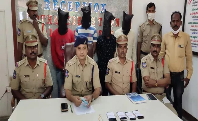 4 People Arrested For Morphing Photos And Blackmailing Girl - Sakshi