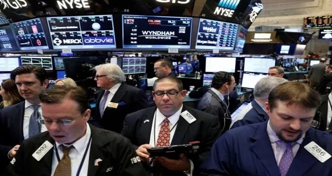 Wall street ends flat- Nasdaq gains most in this week - Sakshi