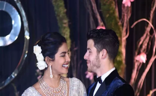 Nick Jonas wishes Priyanka Chopra  - Sakshi