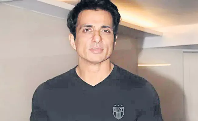 Sonu Sood mortgages 8 properties in Mumbai - Sakshi