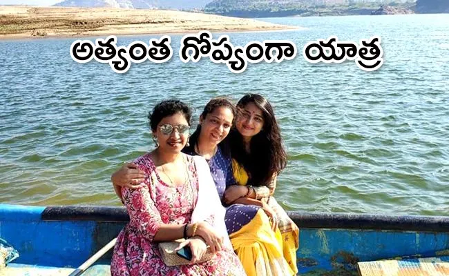 Anushka Shetty Spotted At Godavari In Purushothapatnam - Sakshi