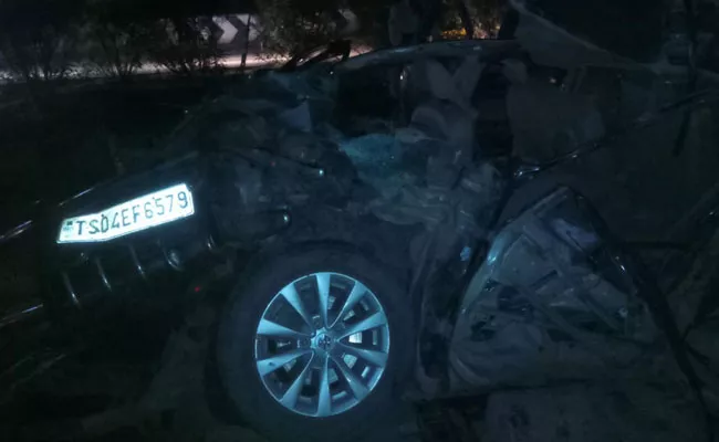 Road Accident In Jaggayyapet At Krishna District - Sakshi