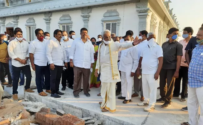 Ttd Chairman Visited Venkateshwara Swamy Temple Works In Visaka - Sakshi