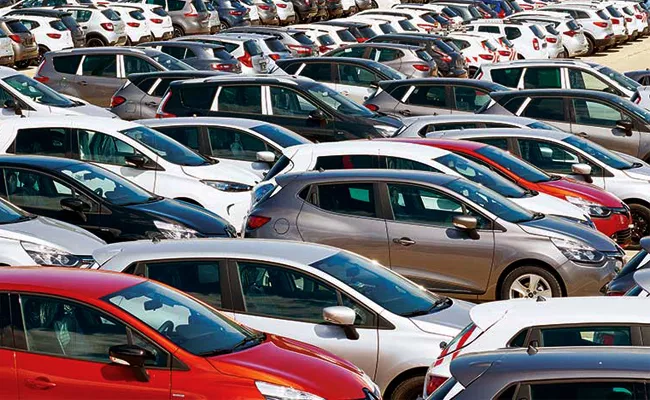 Top 5 companies have 85%  market share in car sales - Sakshi