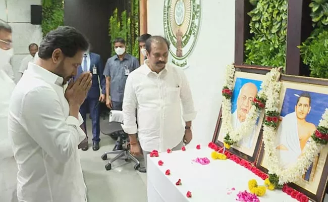 CM Jagan Pays Tributes To Potti Sriramulu On His Death Anniversary - Sakshi