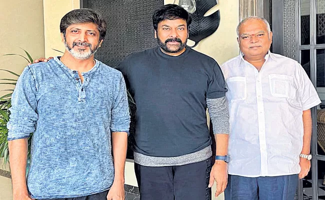 Chiranjeevi Telugu remake of Lucifer to be directed by Mohan Raja - Sakshi