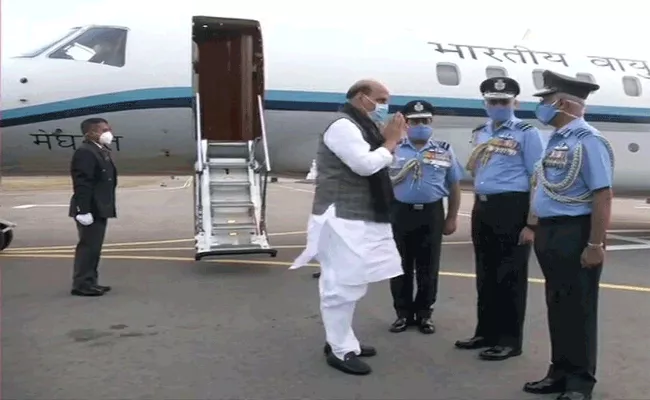 Rajnath Singh At  Hyderabad Met The Trainees of Air Force Academy - Sakshi