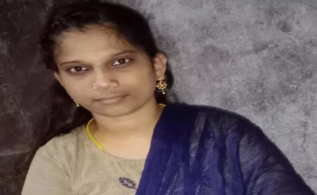 Wife Assassinated By Husband At Pentapadu West Godavari - Sakshi