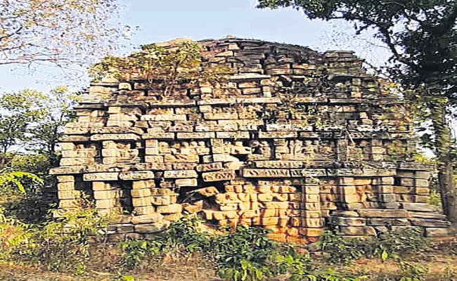 Old Temple Re-construction In Telangana - Sakshi