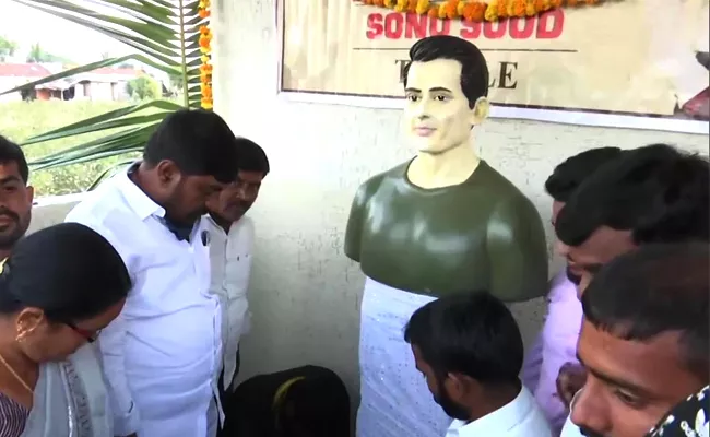 Temple Dedicated to Sonu Sood by Telangana Siddipet Villagers  - Sakshi