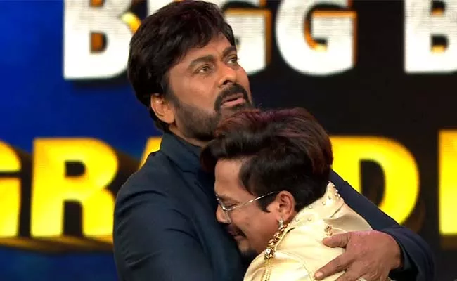 Bigg Boss 4 Telugu: Chiranjeevi Special Gifts To Sohel, Sohel, Divi - Sakshi