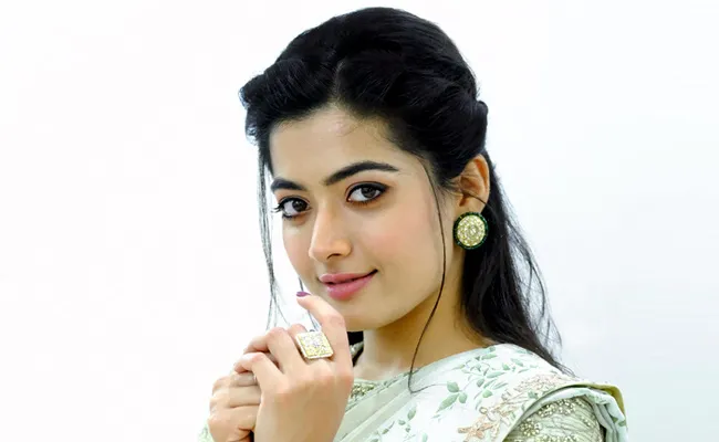  Rashmika Mandanna  debut in Bollywood - Sakshi