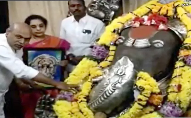 MLA Suryanarayana Reddy Satya Pramanam With His Wife In Bikkavolu Ganesh Temple - Sakshi