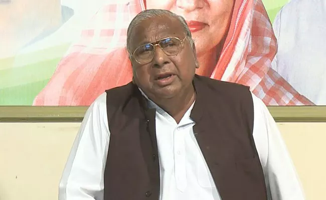 VH Hanumantha Rao Fires On Revanth Reddy Over TPCC Chief Selection - Sakshi