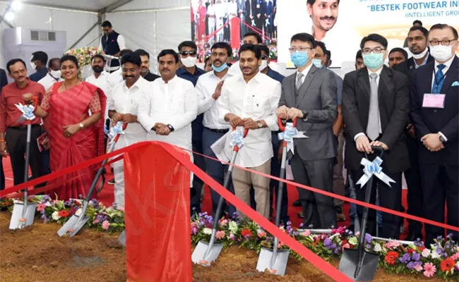 AP CM YS Jagan Launches Development Schemes In Pulivendula - Sakshi