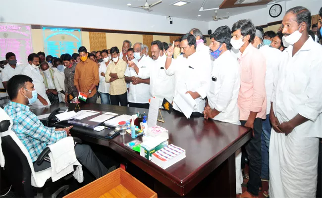 Uranium Project Affected Villages Meet YSR Kadapa Collector - Sakshi