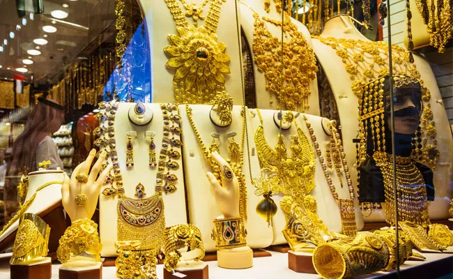 Gold, Silver prices gains 3rd day in MCX and New York Comex - Sakshi