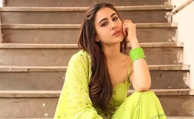 Sara Ali Khan Says David Dhawan Shouted At Her Coolie No 1 Sets - Sakshi