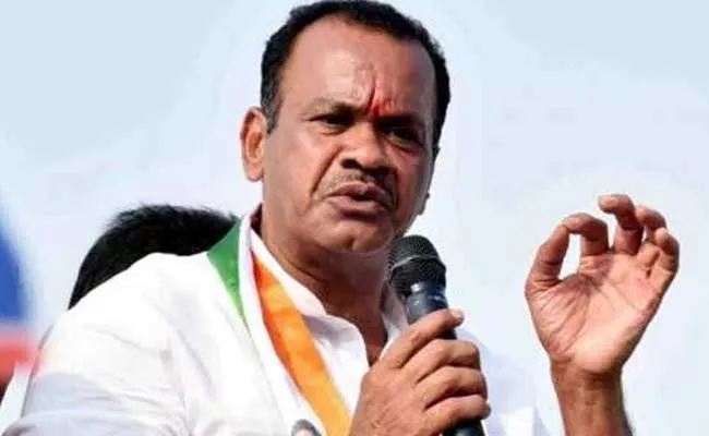 Komatireddy Venkat Reddy Slams On KCR And TRS Over LRS - Sakshi