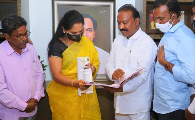 Nayee Brahmin Leaders Meet Kalvakuntla Kavitha - Sakshi