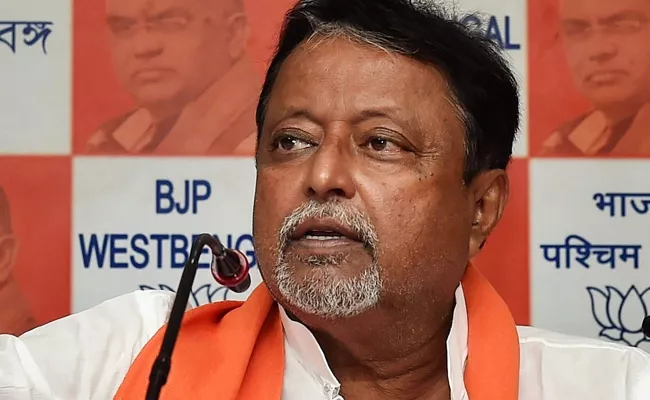 BJP leader Mukul Roy named in TMC MLA murder case - Sakshi