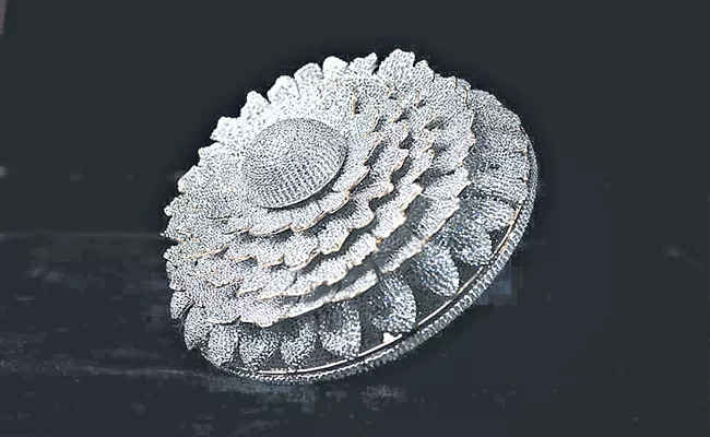 Meerut jeweller Marigold Diamond Ring with 12,600 stones  - Sakshi