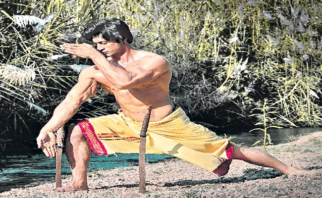 Vidyut Jammwal to popularise Kalaripayattu - Sakshi