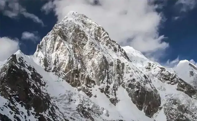 Mount Everest: Nepal And China Announce Revised Height - Sakshi