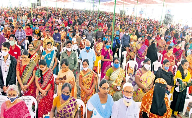 Housing Rails Distribution For the Poor Continued Its 16th Day In AP - Sakshi