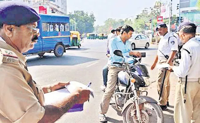 Hyderabad: 397 Crores Of Traffic Challan Fine Collected In 2020 - Sakshi