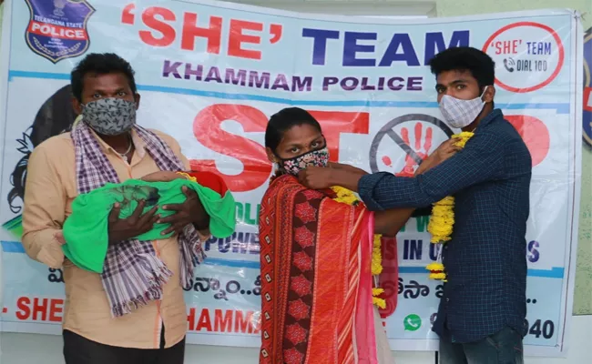 Lovers Get Married By She Team In Khammam - Sakshi