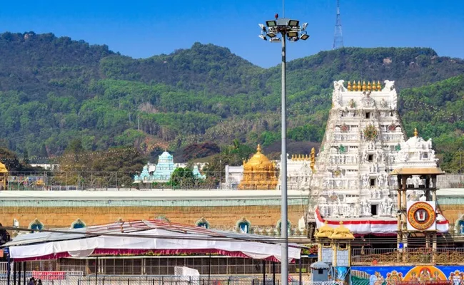 Suprabhata Seva Resumed in Tirumala From January 15 - Sakshi