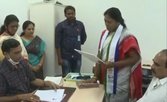 YSSAR Candidate Potula Sunita Filed The Nomination As MLC  - Sakshi