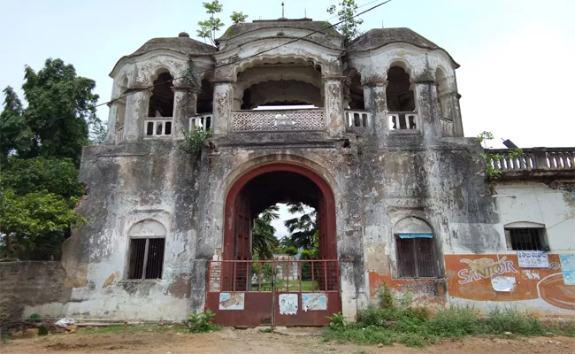 Vizianagaram Andra Fort Has 308 Years History - Sakshi