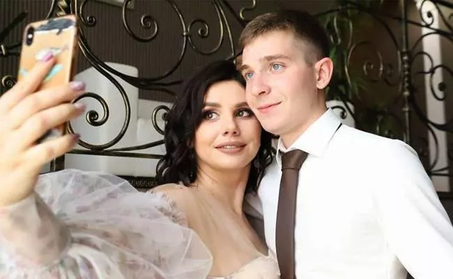 Russian Blogger Gave Birth Child To Who Married Her Step Son - Sakshi