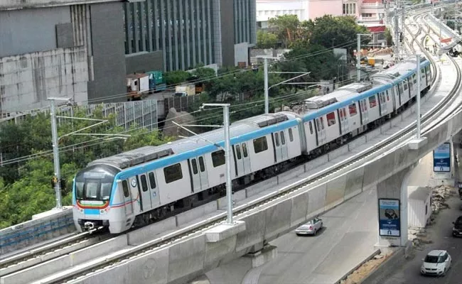 Metro Rail Service Has Stopped Temporarly In Hyderabad - Sakshi