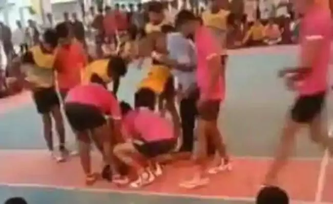 Man 20,  Dies During Kabaddi Match In Chhattisgarh video viral - Sakshi