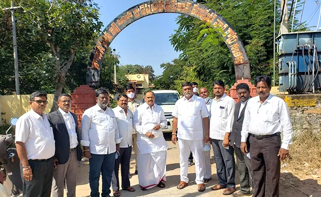 Guntakal YSRCP Leaders Attend JFCM Court - Sakshi