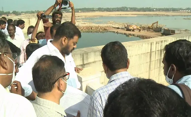 Minister Anil Kumar Yadav Inspects Penna Barrage Works - Sakshi