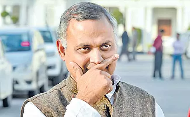 Aap MLA Somnath Bharti Sentenced Two Years Jail For Assaulting AIIMs Staff - Sakshi