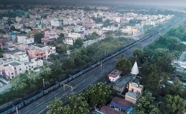 Indian Railways Longest Freight Train Vasuki Sets a New Record - Sakshi