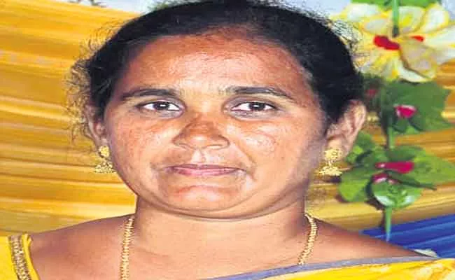 ASHA Worker Die After Covid Vaccination In Guntur - Sakshi