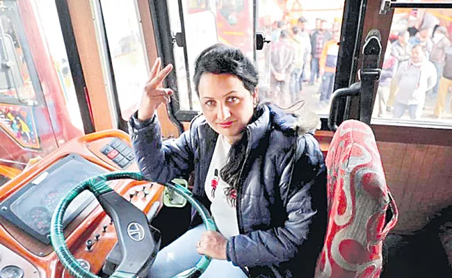 Pooja Devi Becomes Jammu&Kashmir First Woman Bus Driver - Sakshi