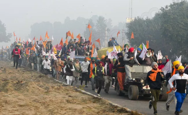 anti social elements entered in farmers tractor rally says farmers association leaders - Sakshi