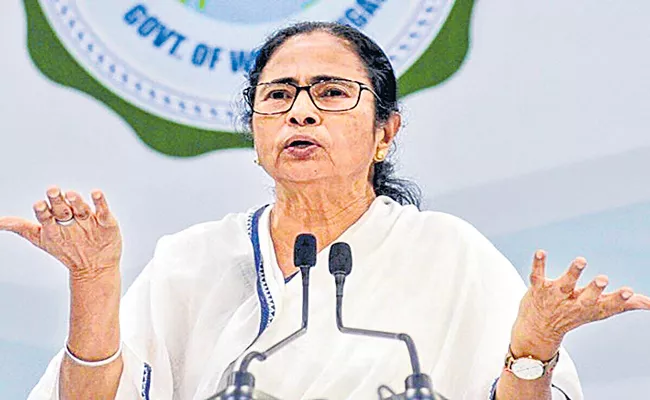 Mamata Banerjee attacks BJP over Netaji Jayanthi - Sakshi