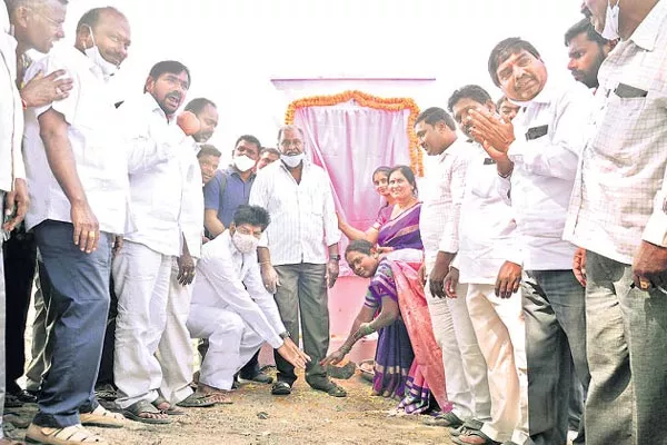 Mahabubabad MLA Shankar Naik praise to Farmer - Sakshi