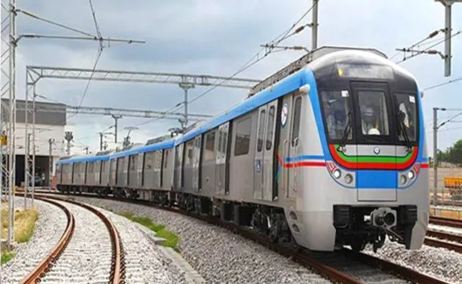 Metro Trains Stopped Due To Technical Issues In Nagole - Sakshi